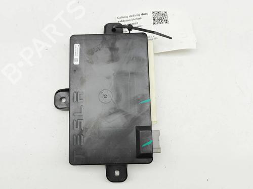 Electronic module TESLA MODEL X (5YJX) 90D AWD | BP33382925M83 - Image 2