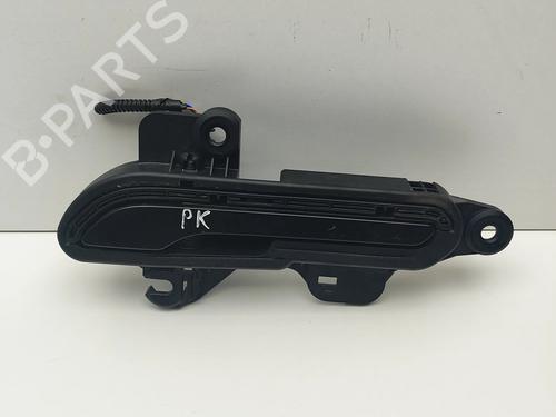 Used Front left exterior door handle TESLA MODEL Y (5YJY) EV Rear-Wheel Drive (299 hp) 31297034