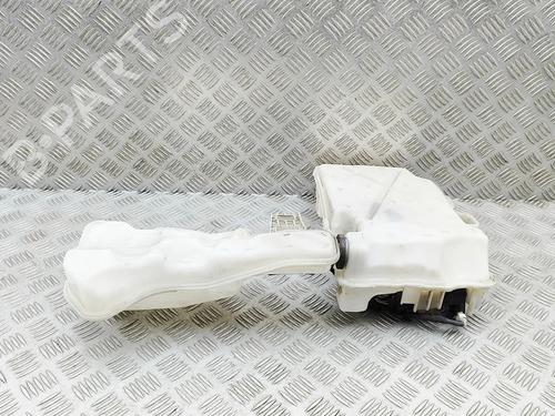 Used Windscreen washer tank Windscreen washer tank VW T-ROC (A11, D11) 2.0 R 4motion (300 hp) 34037464 34037464