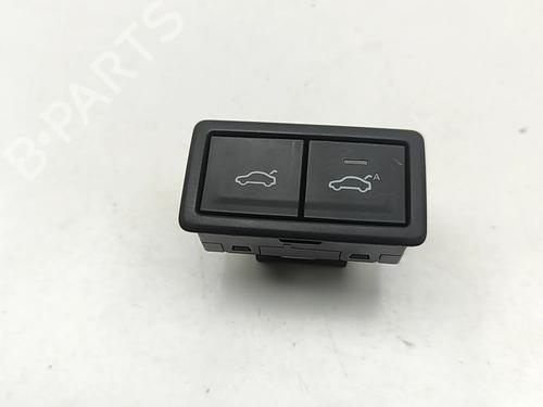 switch-vw-touareg-cr7-rc8-2017-33382040 main image