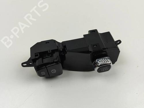 Used Switch VOLVO XC60 II (246) T6 Plug-In Hybrid AWD (349 hp) 27792340