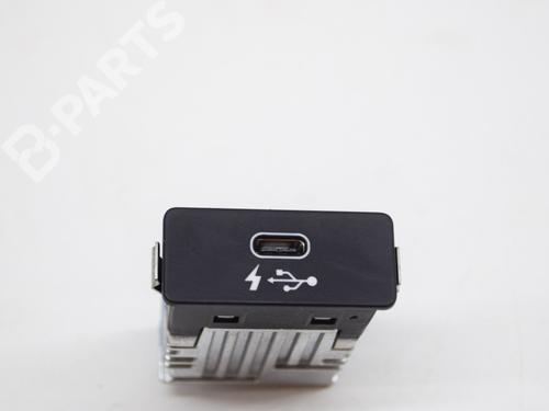 Elektronische module BMW 3 (G20, G80, G28) 320 i (184 hp) 10187369