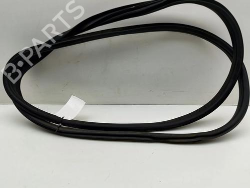 Used Rubber door seal TESLA MODEL X (5YJX) P100D AWD (772 hp) 28435524