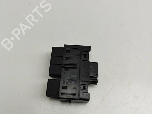 Switch TOYOTA PRIUS (_W6_) 2.0 PHEV (MXWH61L, MXWH61) | BP29975261I30 - Image 2