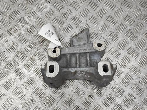 Used Engine mount Engine mount PEUGEOT 2008 II (UD_, US_, UY_, UJ_, UR_, UC_) e-2008 (UKZKXZ) (136 hp) 27784321 27784321