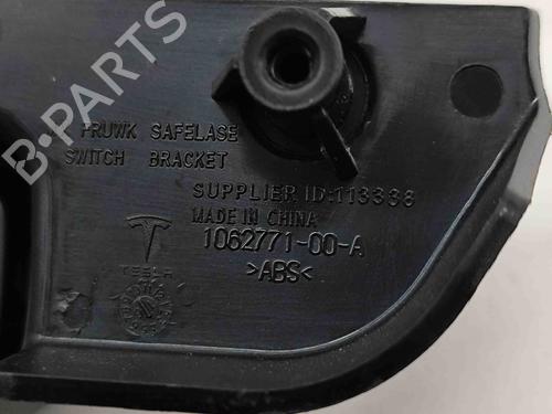 Switch TESLA MODEL X (5YJX) 90D AWD | BP17077105I30