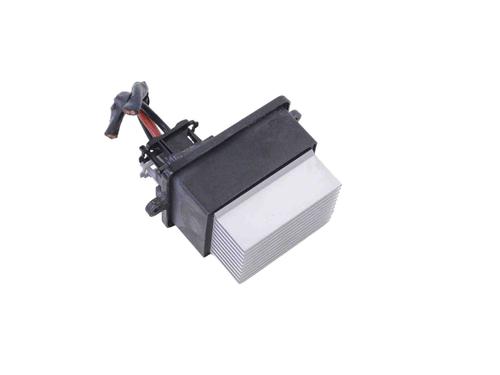 Used Heater resistor PEUGEOT 3008 II SUV (MC_, MR_, MJ_, M4_) 1.2 THP/ PureTech 130 (MRHNSM, MRHNSU, MRHNSJ, MRHNYW,... (131 hp) 30246658