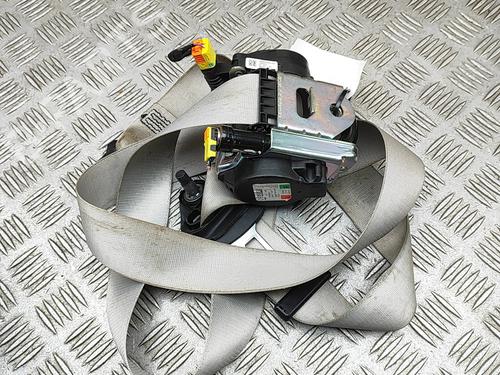 front-left-seatbelt-porsche-911-992-2018-33386923 main image