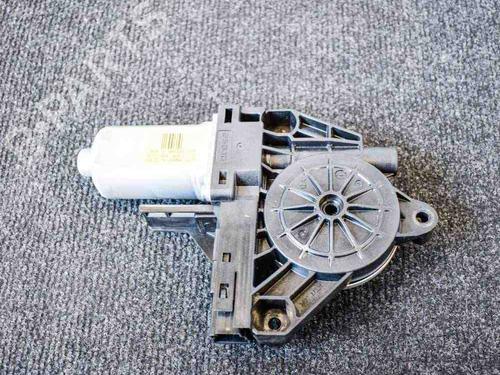 Used Left front window motor VOLVO V40 Hatchback (525) D2 (114 hp) 6741965