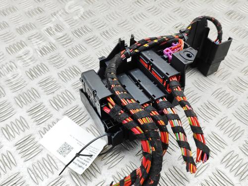 Used Fuse box Fuse box PORSCHE MACAN (95B) 3.0 S Diesel (258 hp) 40460139 40460139