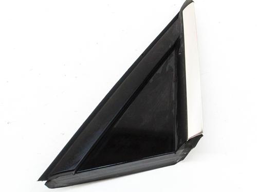 Used Front right quarter glass Front right quarter glass PEUGEOT 5008 (0U_, 0E_) 1.6 HDi (112 hp) 9228251 9228251