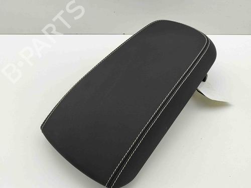 Used Armrest / Center console VOLVO XC40 (536) B4 Mild-Hybrid (197 hp) 30004596