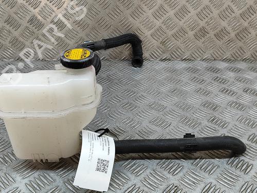 Used Expansion tank TOYOTA YARIS (_P13_) 1.5 Hybrid (NHP130_, NHP130) (101 hp) 19329772