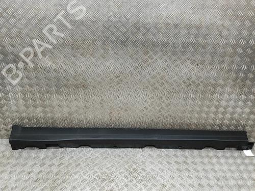 right-sideskirt-mercedes-benz-eqa-h243-2021-36533699 main image