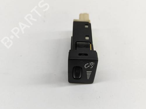 switch-lexus-ct-zwa10_-2010-24307336 main image