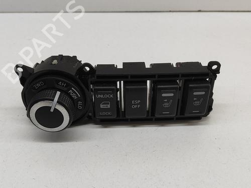 Used Switch NISSAN NAVARA NP300 (D40) 2.5 dCi 4WD (D40TT, D40T, D40M, D40BB) (190 hp) 21809522