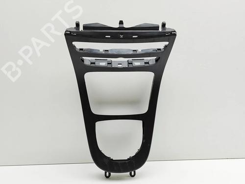 Used Middle console Middle console MERCEDES-BENZ E-CLASS Convertible (A238) E 220 d (238.414) (194 hp) 33377180 33377180