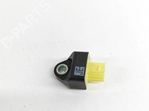 Used Electronic sensor TOYOTA HILUX VIII Pickup (_N1_) 2.4 D 4WD (GUN125_, GUN125R) (150 hp) 17077319