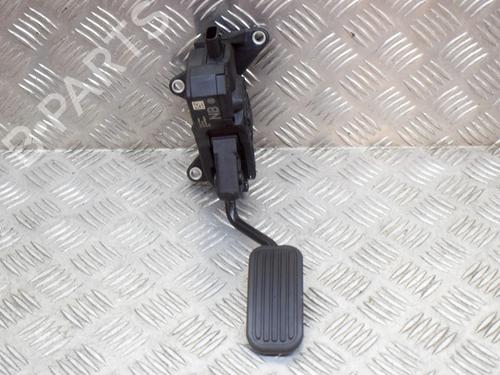 pedal-toyota-c-hr-_x1_-2016-25938965 main image