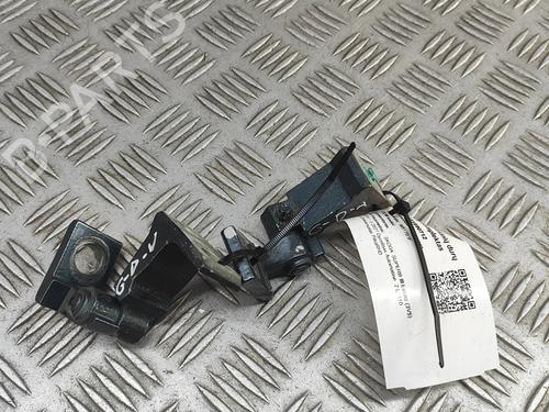 Used Hinge/Door check strap Hinge/Door check strap SKODA SUPERB III Estate (3V5) 2.0 TDI (150 hp) 33373238 33373238