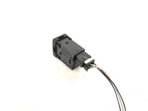 Switch NISSAN PULSAR Hatchback (C13) 1.2 DIG-T | BP30227911I30