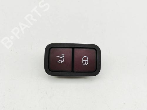 switch-mercedes-benz-e-class-w213-2016-34218279 main image
