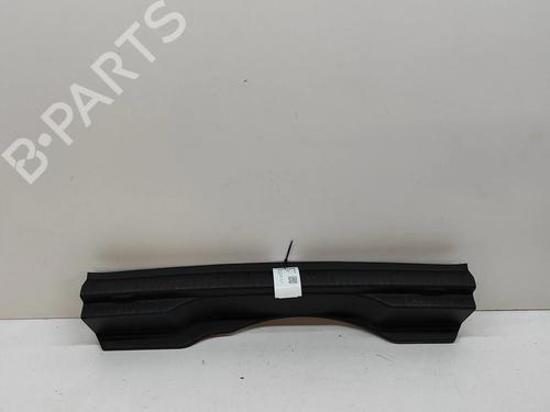 Used Tailgate trim CITROËN C4 III (BA_, BB_, BC_) 1.2 PureTech 130 (BAHNSA, BAHNSB) (130 hp) 28550715