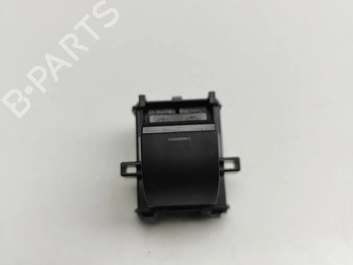 right-rear-window-switch-toyota-c-hr-_x2_-_h2_-2023-33376409 main image