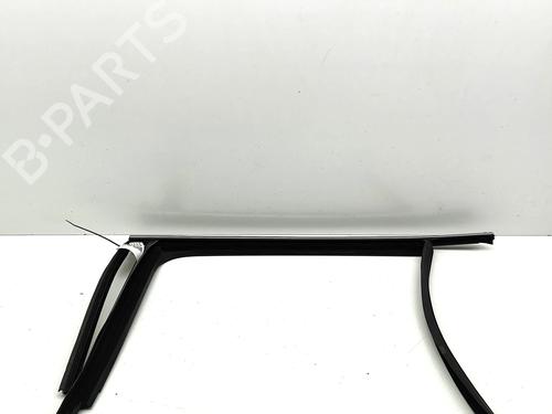 Used Door moulding trim Door moulding trim VW TIGUAN (CT1) 1.5 eTSI (131 hp) 35811457 35811457