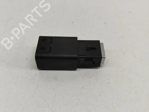 Used Electronic module Electronic module PEUGEOT 2008 II (UD_, US_, UY_, UJ_, UR_, UC_) 1.2 PureTech 130 (USHNS, URHNS) (130 hp) 33369050 33369050