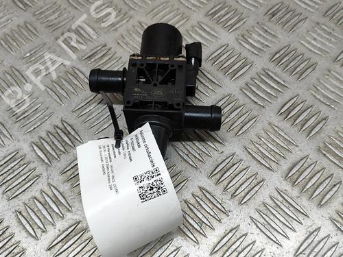 auxiliary-water-pump-jaguar-i-pace-x590-2018-27768386 main image