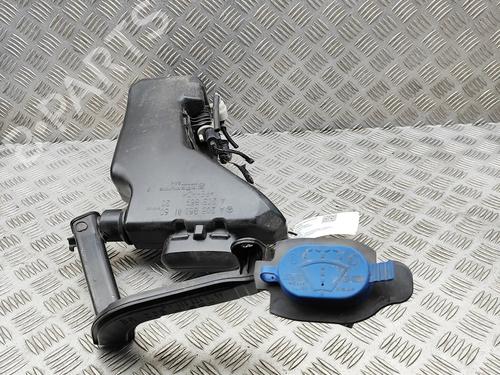 windscreen-washer-tank-mercedes-benz-c-class-t-model-s205-2014-2015-2016-2017-2018-2019-2020-2021-2022-2023-32756386 main image