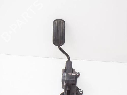 pedal-toyota-c-hr-_x1_-2016-25938964 main image