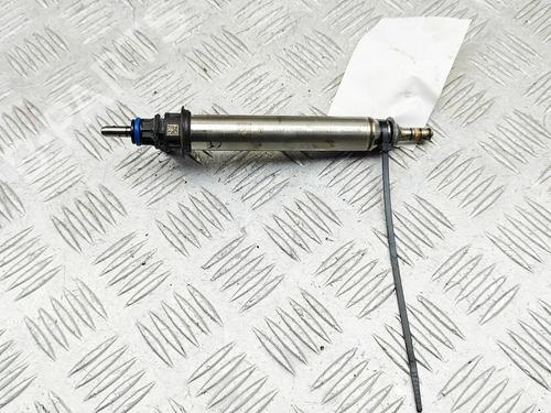 Injecteur MERCEDES-BENZ C-CLASS (W205) C 250 (205.045) (211 hp) 31976903