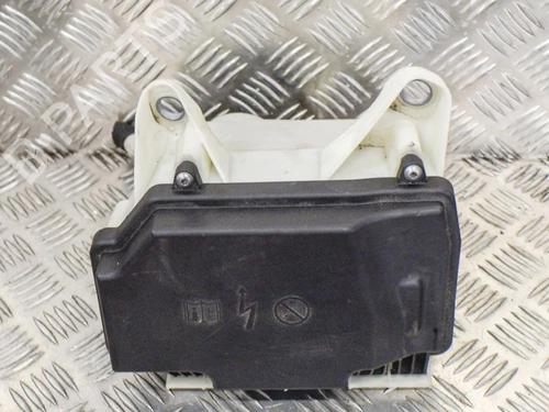 fuse-box-mercedes-benz-c-class-w205-c-220-d-4-matic-205005-a2055400182-2013-2014-2015-2016-2017-2018-2019-2020-2021-2022-2023-6759188 main image