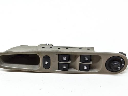 Used Right front window switch Right front window switch RENAULT ZOE (BFM_) ZOE (92 hp) 8353472 8353472