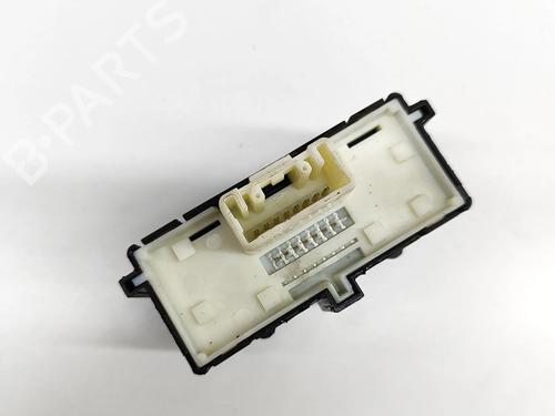 Switch TOYOTA AURIS (_E18_) 1.8 Hybrid (ZWE186_, ZWE186R) | BP23561748I30