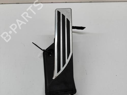 pedal-alfa-romeo-stelvio-949_-2016-28434854 main image