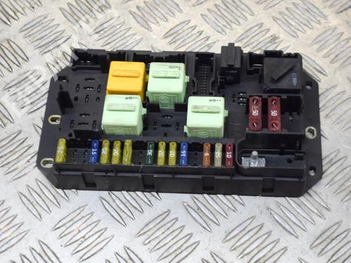 Used Fuse box Fuse box LAND ROVER RANGE ROVER III (L322) 3.0 D 4x4 (177 hp) 8841473 8841473