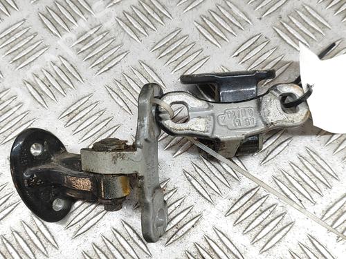 Used Hinge/Door check strap VOLVO V50 (545) D2 (114 hp) 28546576