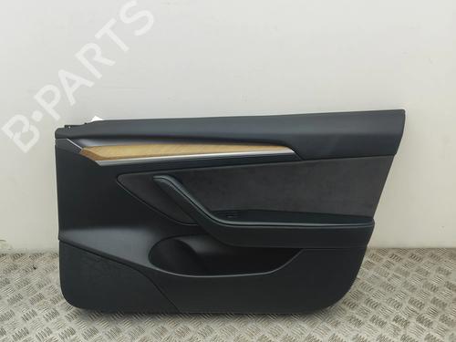Høyre frontpanel Høyre frontpanel TESLA MODEL 3 (5YJ3) EV AWD (441 hp) 33732211 33732211
