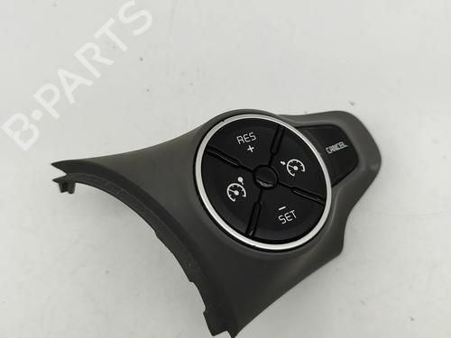 Used Steering wheel controls Steering wheel controls KIA SOUL II (PS) EV Electric (110 hp) 33371910 33371910