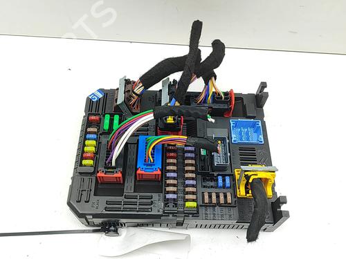 Used Fuse box Fuse box PEUGEOT 308 SW II (LC_, LJ_, LR_, LX_, L4_) 1.5 BlueHDi 130 (131 hp) 33383648 33383648