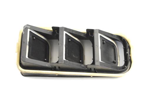 Grill Grill PEUGEOT 3008 II SUV (MC_, MR_, MJ_, M4_) 1.2 THP/ PureTech 130 (MRHNSM, MRHNSU, MRHNSJ, MRHNYW,... (131 hp) 33346352 33346352