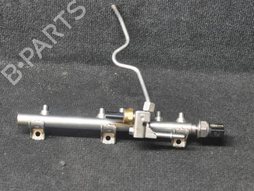 Used Injection rail BMW 3 (E90) 320 i (150 hp) 6726382