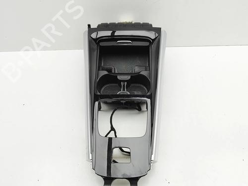 Used Middle console Middle console MERCEDES-BENZ EQA (H243) EQA 250 (243.701) (190 hp) 33732245 33732245