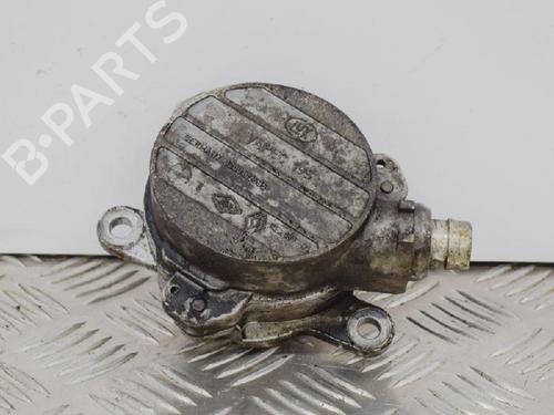 Used Vacuum pump RENAULT MASTER II Van (FD) 2.5 dCi (101 hp) 6726194