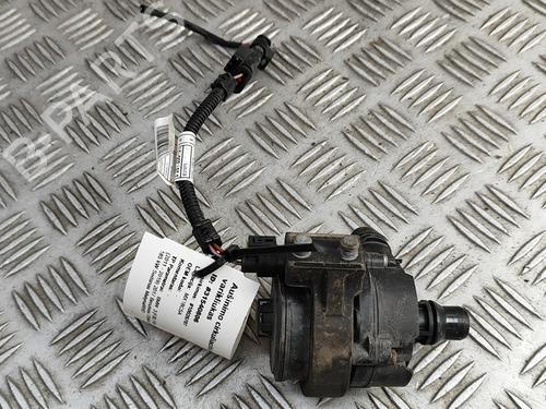 Used Auxiliary water pump BMW 3 (F30, F80) 330 e (252 hp) 28115402