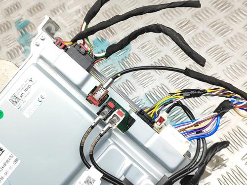 Electronic module TESLA MODEL Y (5YJY) Long Range All-wheel Drive | BP33625273M83  - Image 6