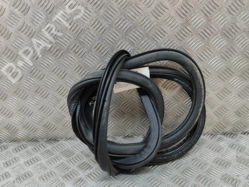 Used Rubber door seal SKODA ENYAQ iV SUV (5AZ) 80 (204 hp) 28551935